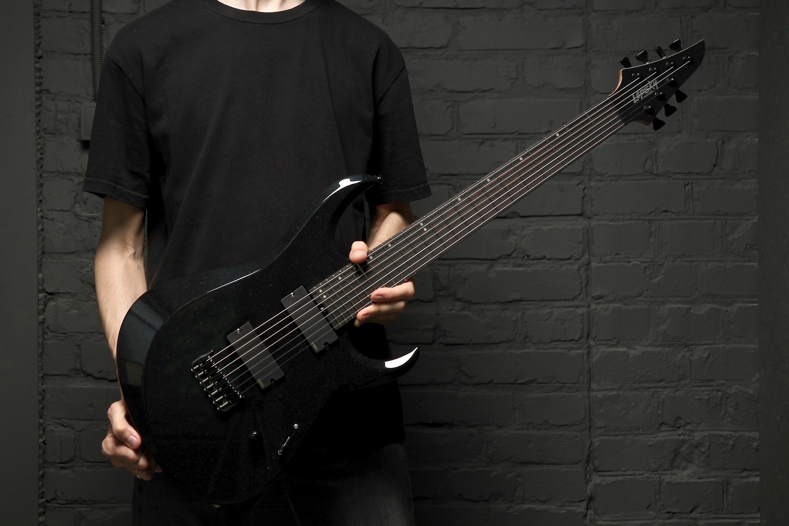 Element 7 Black Space
